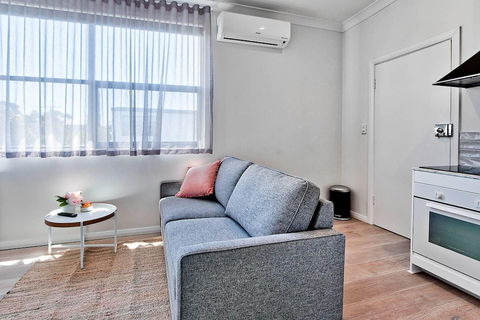 1 Bedroom Apt With Air Conditioning In Plympton - Accommodation Sunshine Coast 6