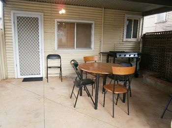 Aussie Bacon & Eggs Cottages - Accommodation Sunshine Coast 1