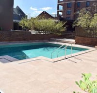 Cosy Newtown Studio Apartment With Swimming Pool - Accommodation Sunshine Coast