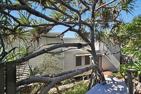 Peregians Viewing Deck, 324 David Low Way, Peregian Beach, Noosa Area - Accommodation Sunshine Coast 1