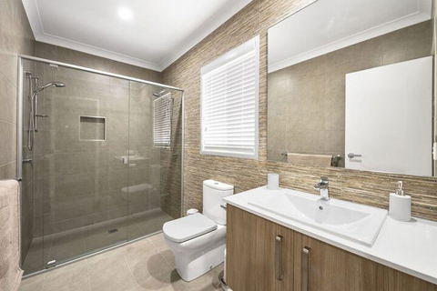 Pet Friendly, New House Peregian Breeze Drive, Peregian Beach - Accommodation Sunshine Coast 7