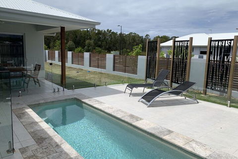 Pet Friendly, New House Peregian Breeze Drive, Peregian Beach - Accommodation Sunshine Coast 3
