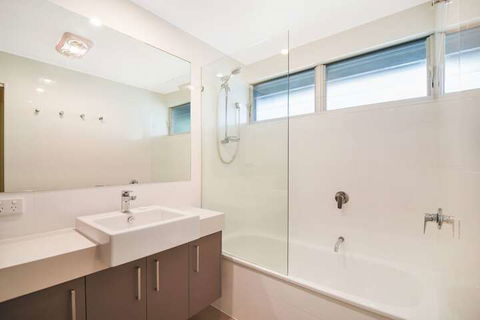 Summer Place - 24 Shearwater Street - Accommodation Sunshine Coast 5