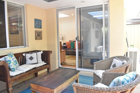 Modern 2 Bedroom Unit Close To CBD - Accommodation Sunshine Coast 5