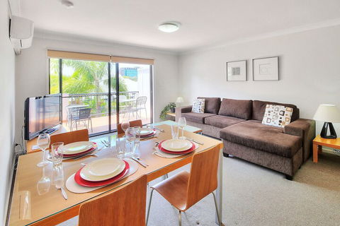 Airtrip Apartment On Russell St - Accommodation Sunshine Coast 2