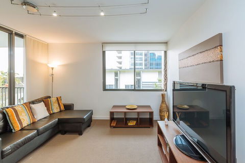 Airtrip Apartment On Merivale St - Accommodation Sunshine Coast 1