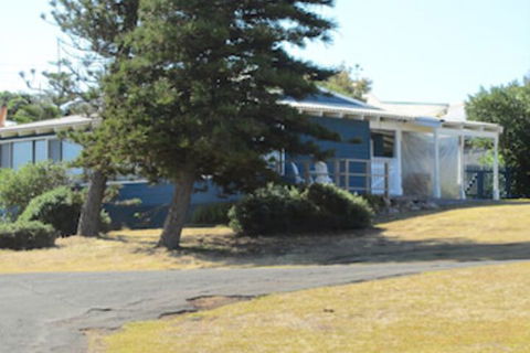 Storm Bay Cottage - Accommodation Sunshine Coast 1