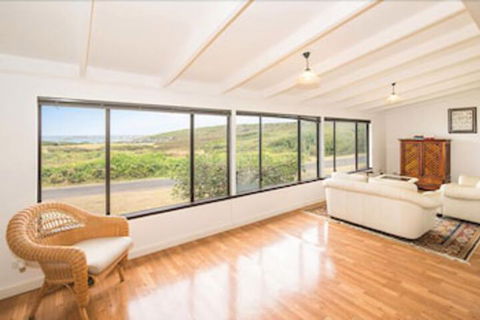 Storm Bay Cottage - Accommodation Sunshine Coast 2
