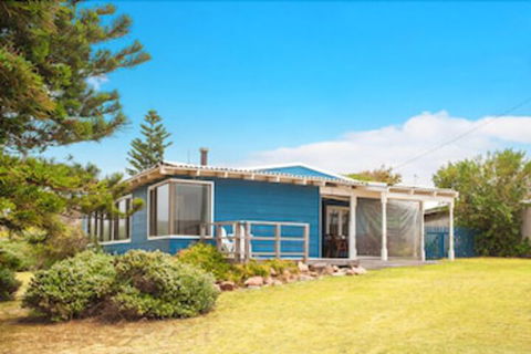 Storm Bay Cottage - Accommodation Sunshine Coast 0