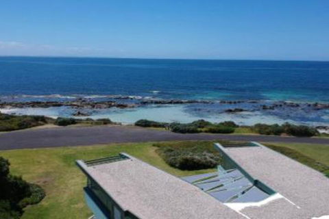 Boathouse Nearly In The Water & Wonderful Views - Accommodation Sunshine Coast 0