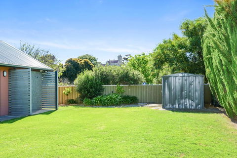 Victor Harbor Beachfront Bliss + WiFi - Accommodation Sunshine Coast 6