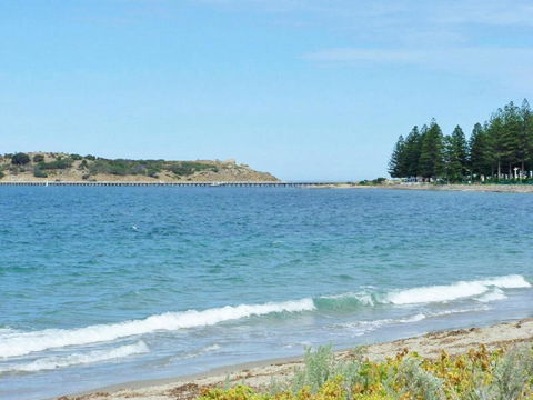 Victor Harbor Beachfront Bliss + WiFi - Accommodation Sunshine Coast 1