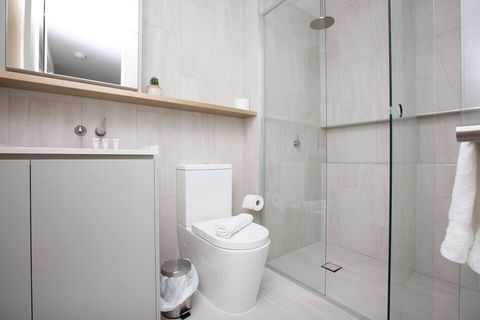The Lively City 2bed 2 Bath APT @footscray - Accommodation Sunshine Coast 2