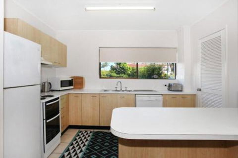Unit 2 Cooltoro Court 7 Frank Street Coolum Beach 400 BOND LINEN INCLUDED - Accommodation Sunshine Coast 1