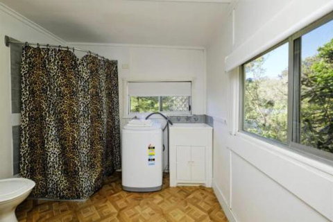TRADEWINDS - Accommodation Sunshine Coast 3