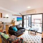 Windows On Pakenham - Accommodation Sunshine Coast 0