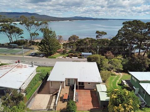 Quarterdeck Apartment - Accommodation Sunshine Coast 1