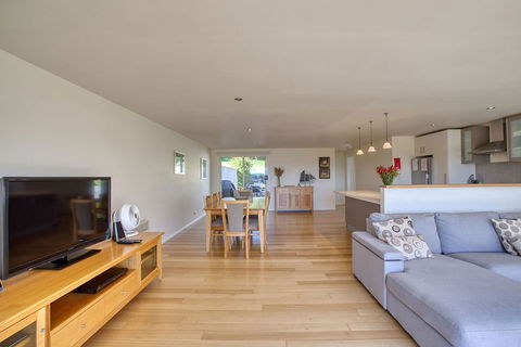 Quarterdeck Apartment - Accommodation Sunshine Coast 5