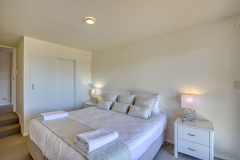 Quarterdeck Apartment - Accommodation Sunshine Coast 3