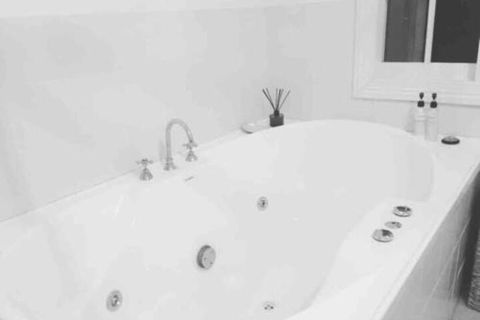 Eumundi Stay ( & Double Person Spa Bath) - Accommodation Sunshine Coast 4