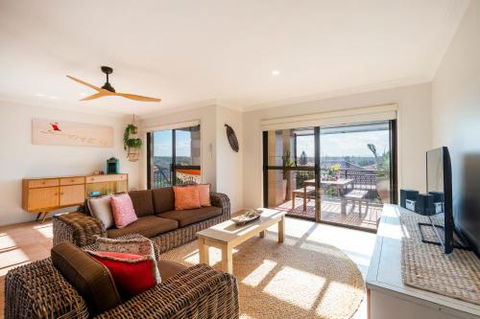 Oceanside - Accommodation Sunshine Coast 3