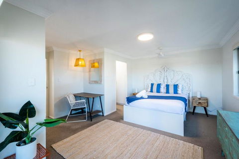 Oceanside - Accommodation Sunshine Coast 2