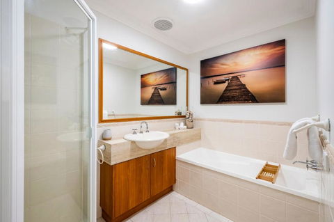 Oceanside - Accommodation Sunshine Coast 1