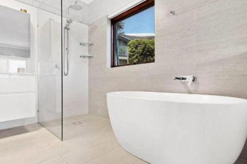 Nunkeri 5 Kerrie Close Stunning House With Fabulous Views Linen WIFI & Air Conditioning - Accommodation Sunshine Coast 3