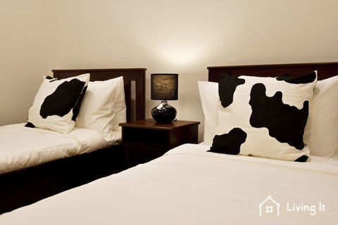 Tomkins Townhouse - Accommodation Sunshine Coast 7