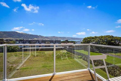 SEA NOOK Seconds From The Beach - Accommodation Sunshine Coast 0