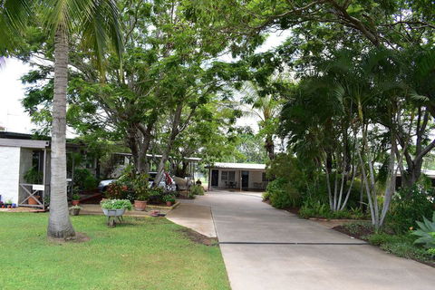 Hillview Motel - Accommodation Sunshine Coast 2