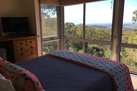 The Retreat Lodge - Accommodation Sunshine Coast 5