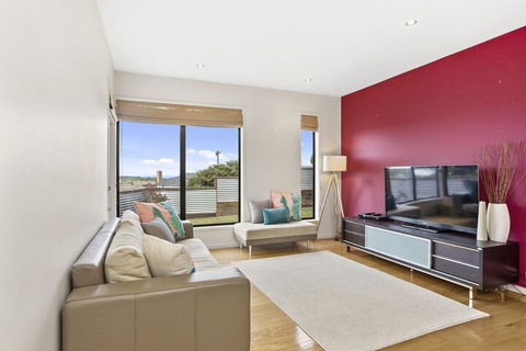 Ocean Views On Nicholson - Accommodation Sunshine Coast 3