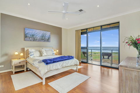Seaglass - Accommodation Sunshine Coast 2