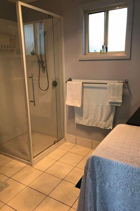Seaview Retreat - Accommodation Sunshine Coast 2