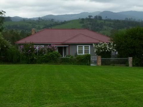 Mansfield Cottage - Accommodation Sunshine Coast 0