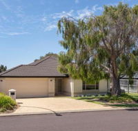 Macs Manor - Accommodation Sunshine Coast