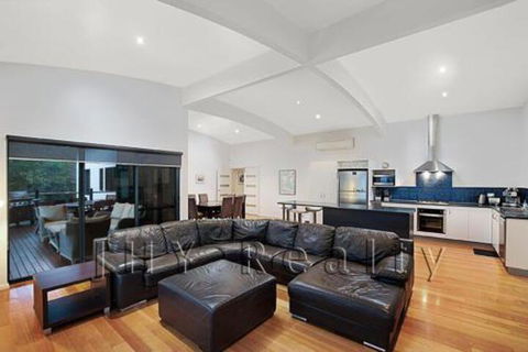 Eagle Vista - Accommodation Sunshine Coast 4