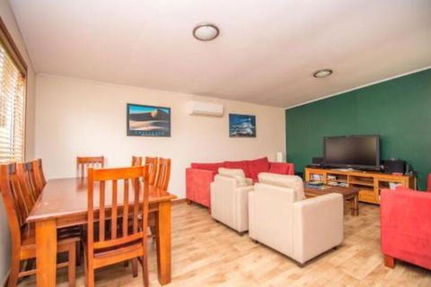 The Gee Beach House - Accommodation Sunshine Coast 5