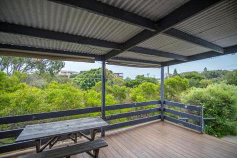 The Gee Beach House - Accommodation Sunshine Coast 3