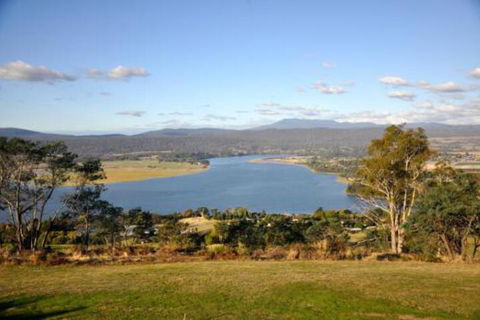 The Villa On Pine Tree - Accommodation Sunshine Coast 3