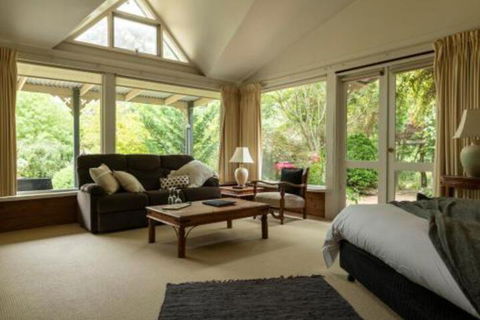 In The Valley - Accommodation Sunshine Coast 2
