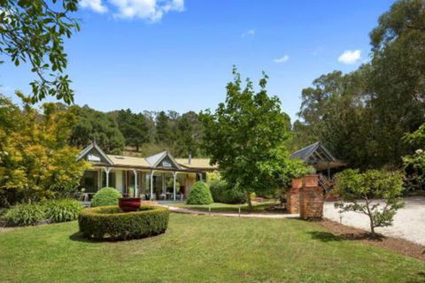 In The Valley - Accommodation Sunshine Coast 0