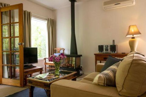 In The Valley - Accommodation Sunshine Coast 3