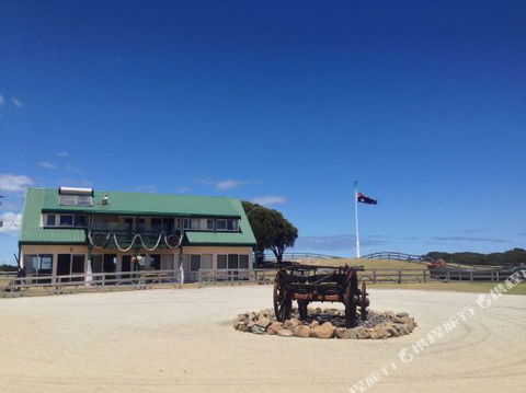 Donington - Accommodation Sunshine Coast 3
