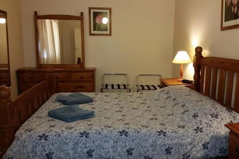 About Town Cottages - Accommodation Sunshine Coast 2