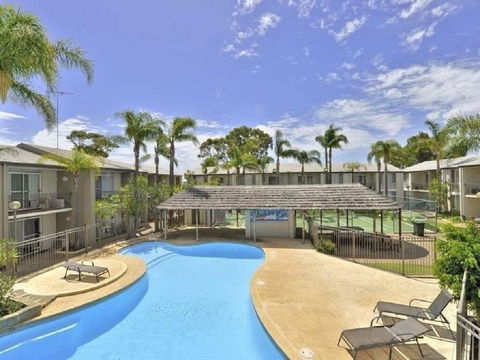 Resort Serviced Apartments - Mandurah - Accommodation Sunshine Coast 2