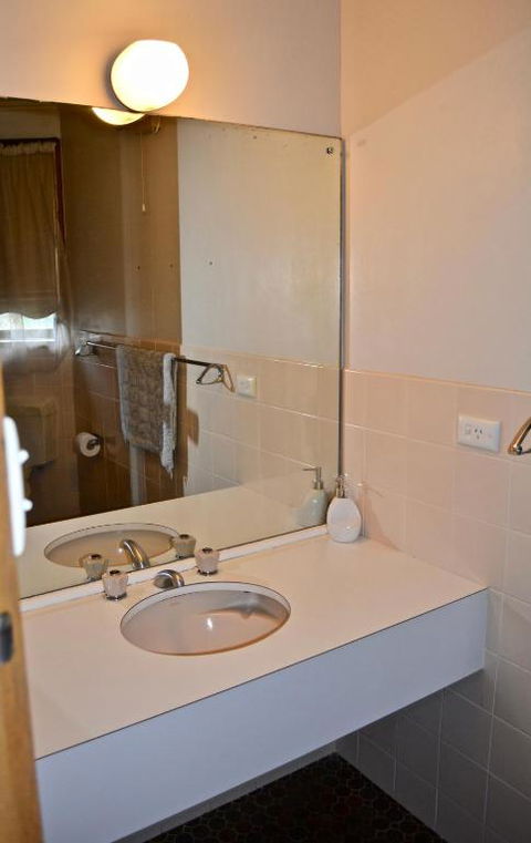 Dolphinview - Accommodation Sunshine Coast 5