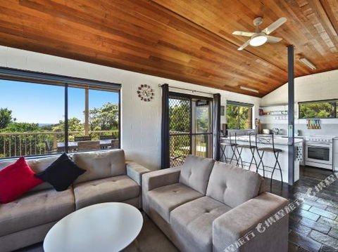 The Accommodation Group â€“ Greens Beach Retreat - Accommodation Sunshine Coast 6