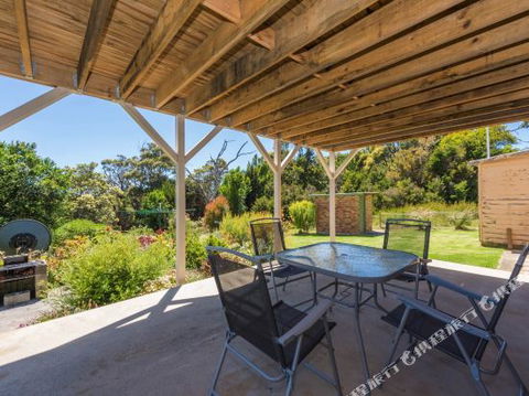 The Accommodation Group â€“ Greens Beach Retreat - Accommodation Sunshine Coast 4